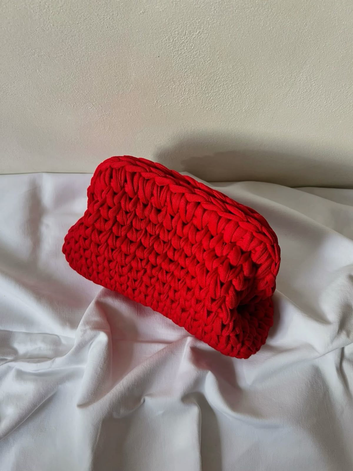 Bloody Mary crochet clutch